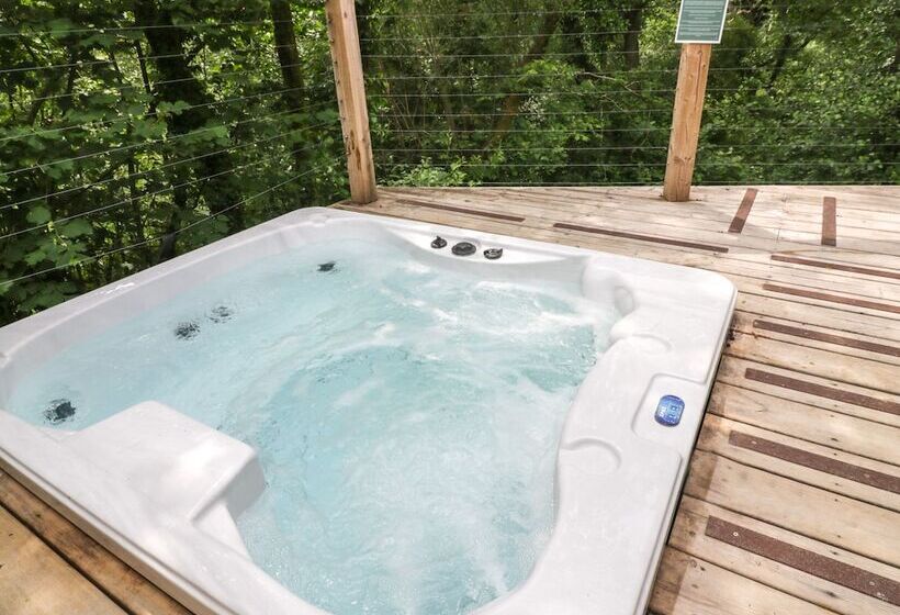 6 Streamside