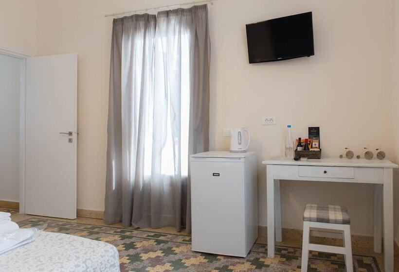 Aerides Boutique Rooms