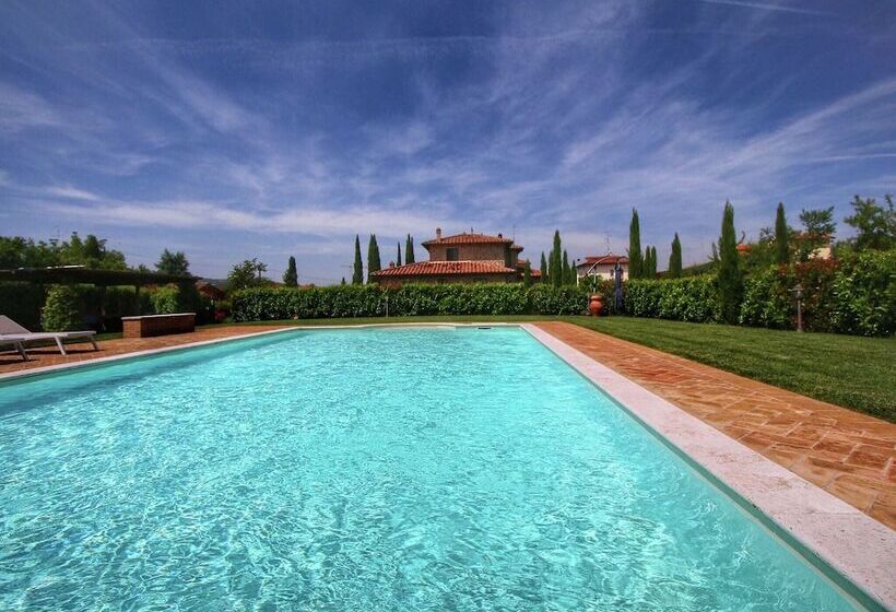 Amazing Apartment In Lucignano With Private Terrace And Close To Village