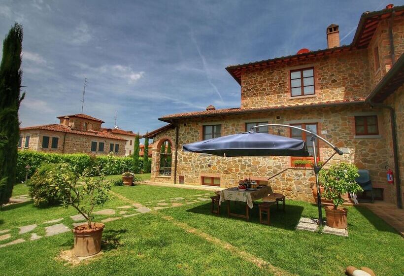 Amazing Apartment In Lucignano With Private Terrace And Close To Village