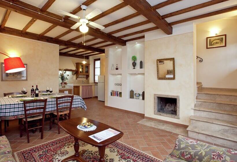 Amazing Apartment In Lucignano With Private Terrace And Close To Village