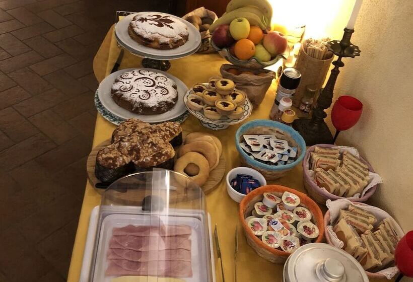 Amazing Apartment In Lucignano With Private Terrace And Close To Village