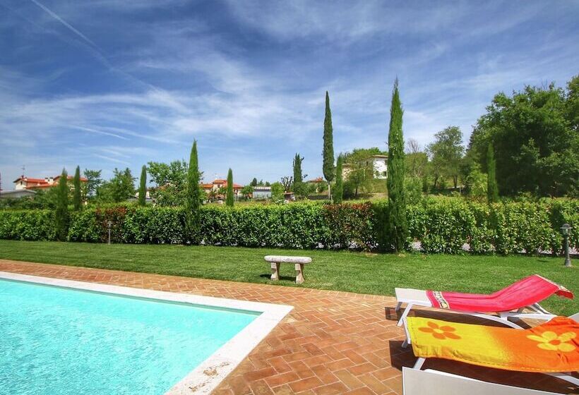 Amazing Apartment In Lucignano With Private Terrace And Close To Village