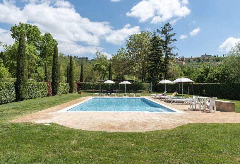 Amazing Apartment In Lucignano With Private Terrace And Close To Village