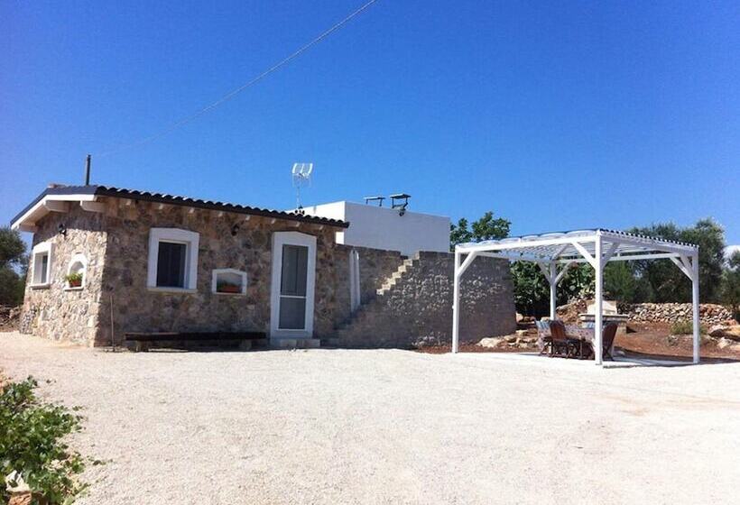Elegant Detached Trullo With Garden And Terrace Overlooking The Sea!