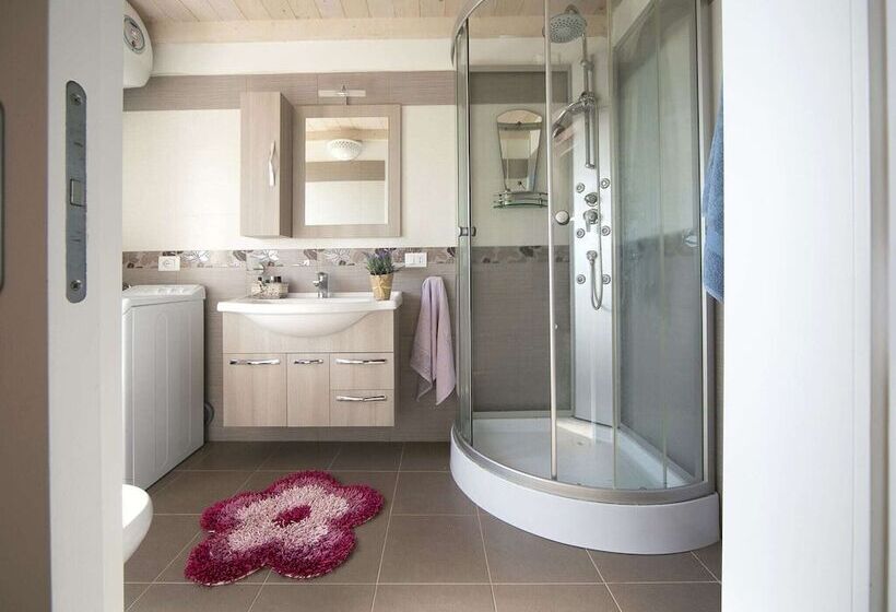 Elegant Detached Trullo With Garden And Terrace Overlooking The Sea!