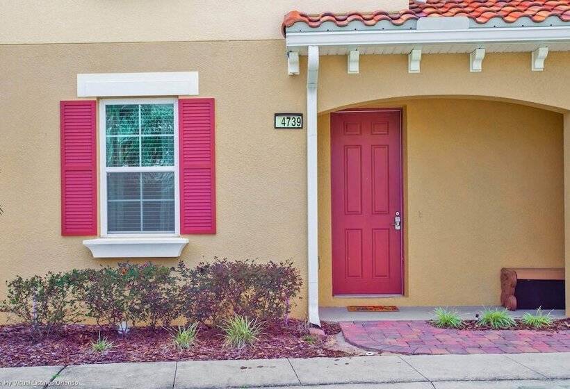 Enjoy The Private View! Roomy Town Home With Pool, 20 Mins From Disney #5st739