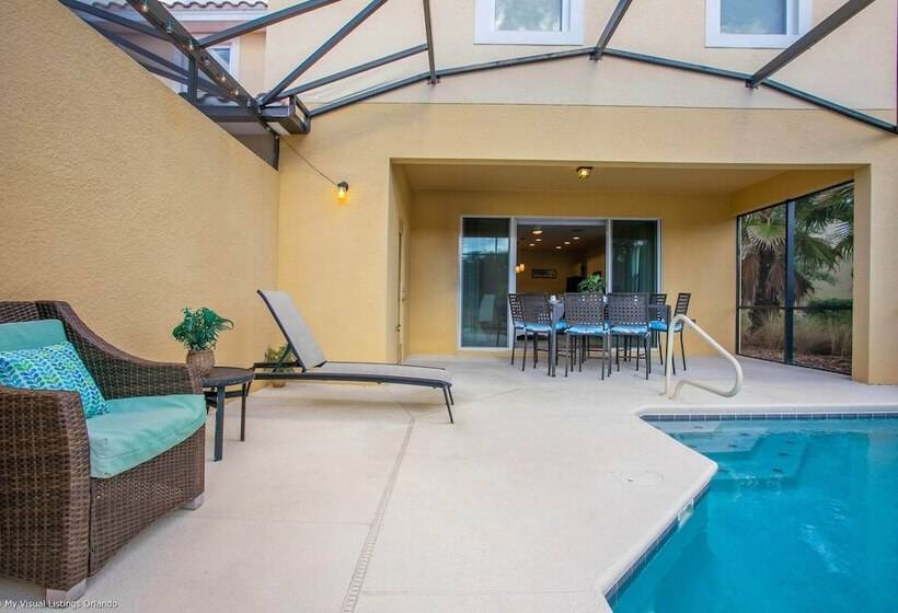 Enjoy The Private View! Roomy Town Home With Pool, 20 Mins From Disney #5st739