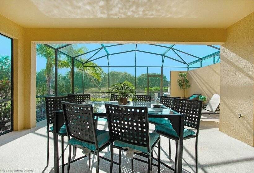 Enjoy The Private View! Roomy Town Home With Pool, 20 Mins From Disney #5st739