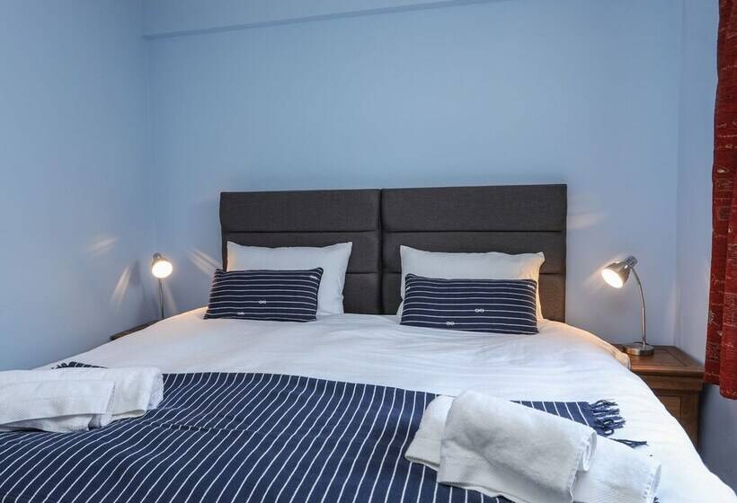 Gadlys House   Beau View