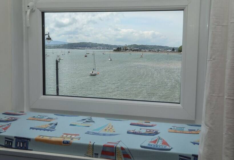 Gadlys House   Beau View