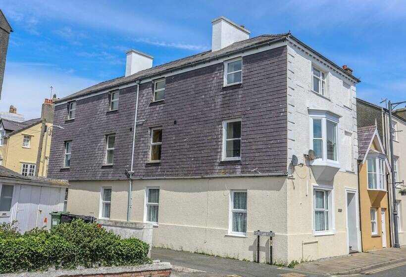 Gadlys House   Beau View