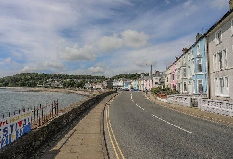 Gadlys House   Beau View