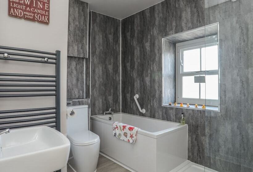 Gadlys House   Beau View