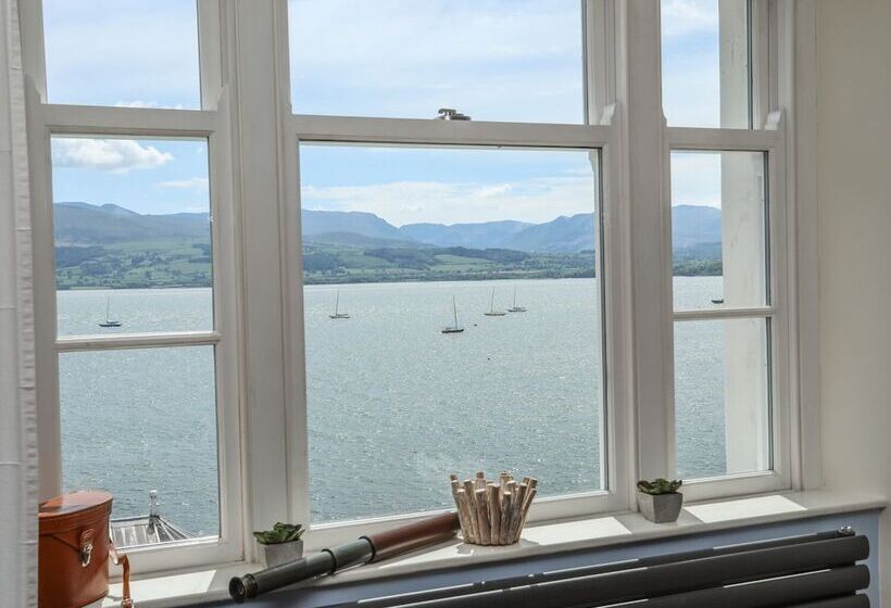 Gadlys House   Beau View