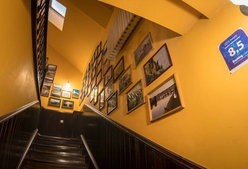 Hamilton's Bed & Breakfast