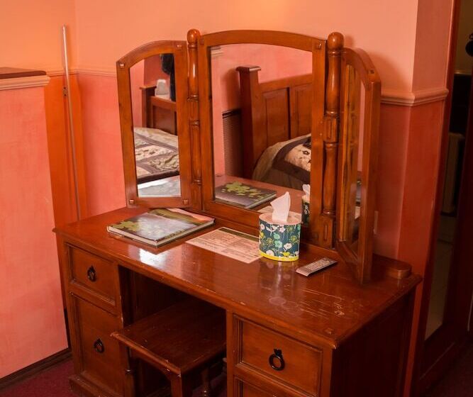 Hamilton's Bed & Breakfast