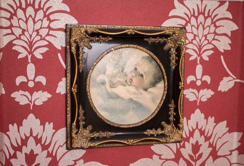 Hamilton's Bed & Breakfast