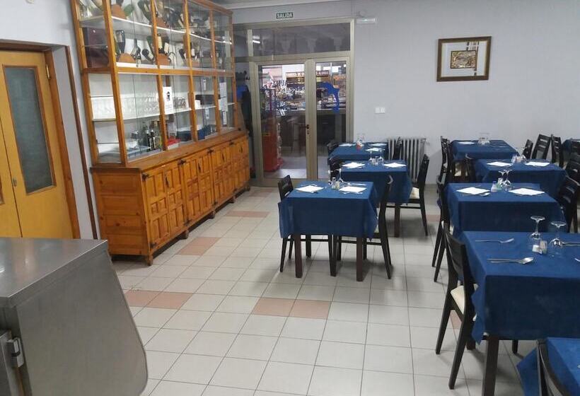 Hostal Restaurante Delfin
