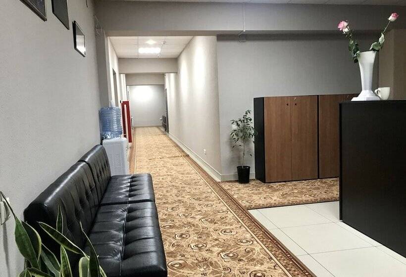 Hostel Happy House On Kholmogorova