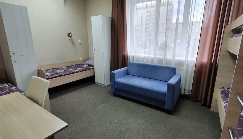 Hostel Happy House On Kholmogorova