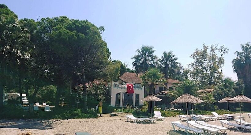 Отель Altin Camp & Park