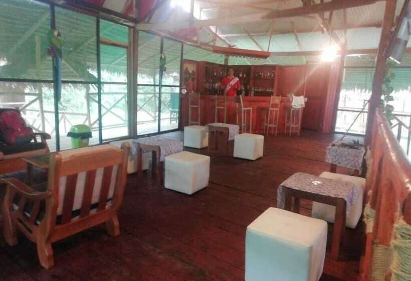 هتل Amazon Journeys Lodge & Expedition