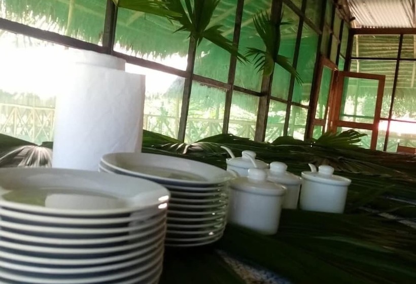 هتل Amazon Journeys Lodge & Expedition