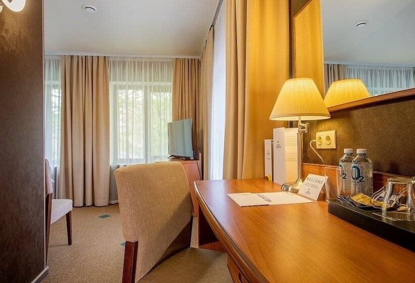 هتل Aura Aquarelle