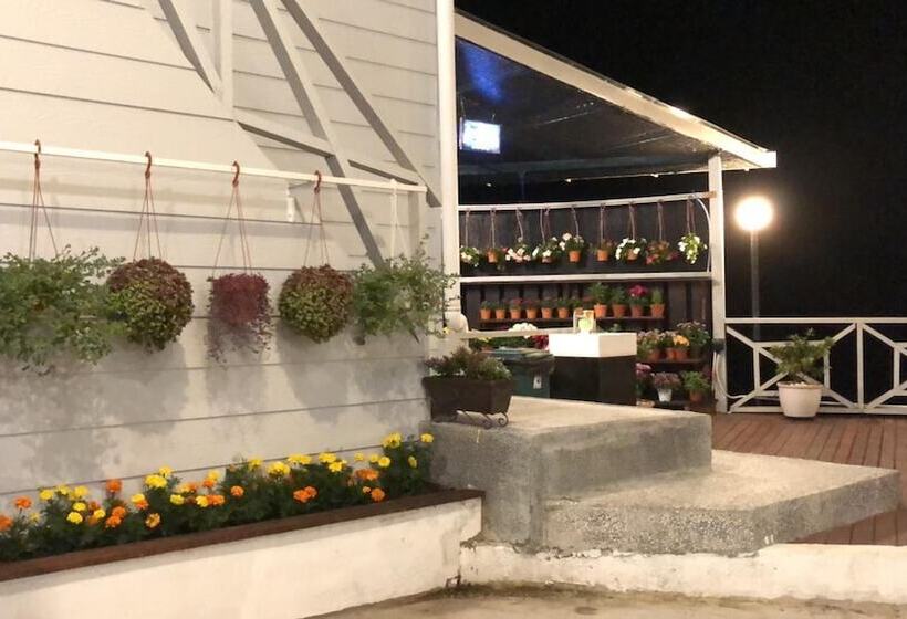 酒店 Bayu Senja Lodge