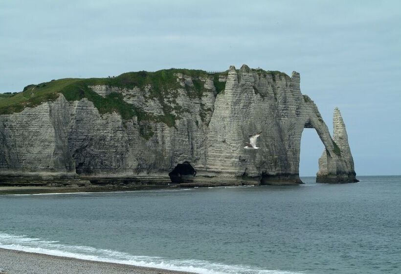 בית מלון כפרי Chateau De Janville