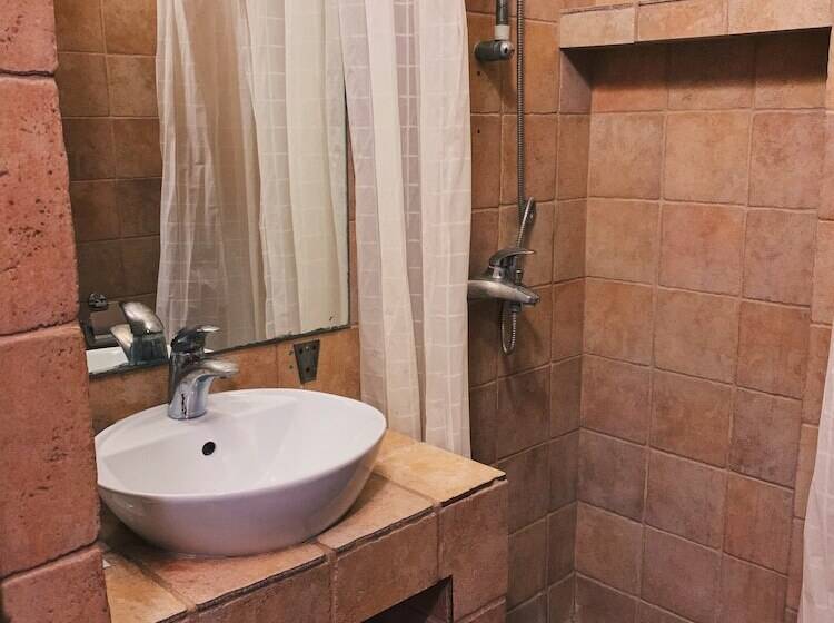 هتل Crystal Palace