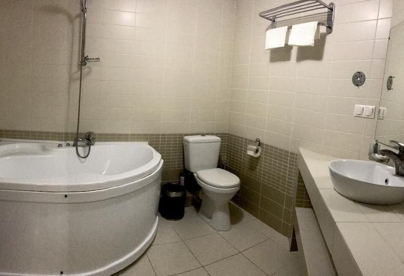 هتل Crystal Palace