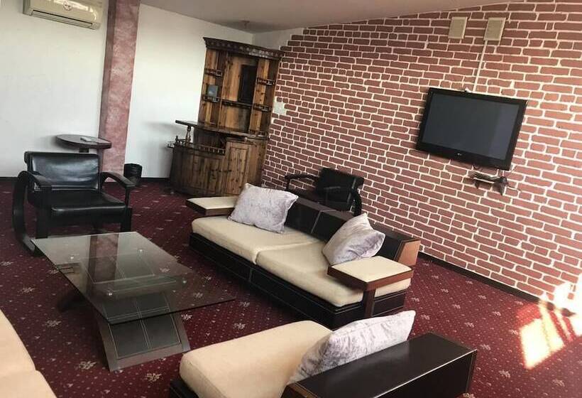 هتل Crystal Palace