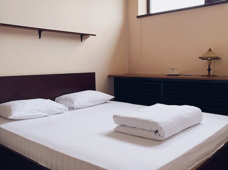 هتل Crystal Palace