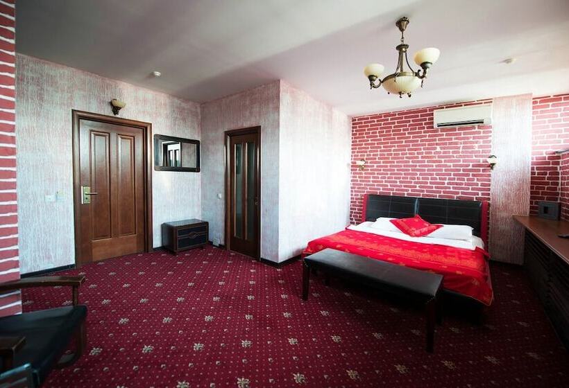 هتل Crystal Palace