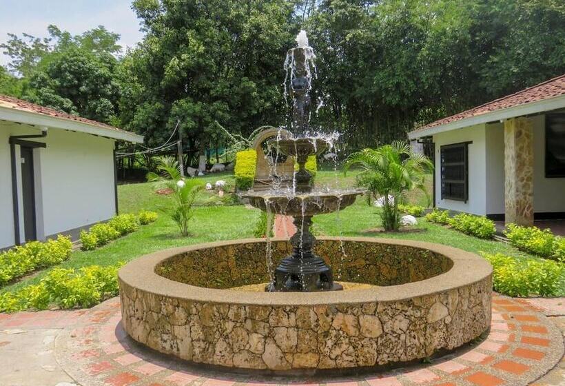 فندق Familia Casa Blanca