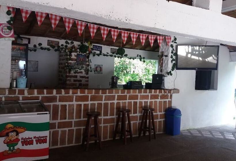 فندق Familia Casa Blanca