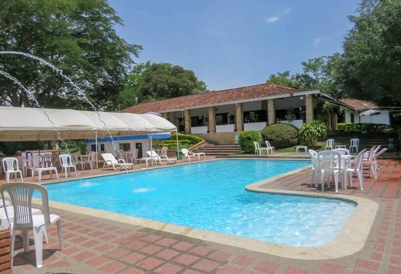 فندق Familia Casa Blanca