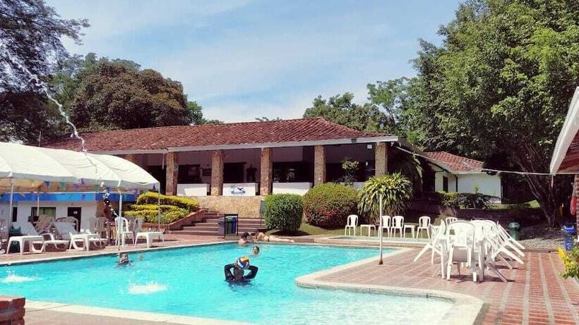 فندق Familia Casa Blanca