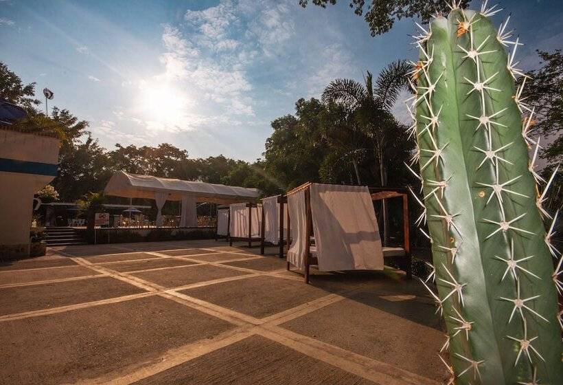 فندق Familia Casa Blanca