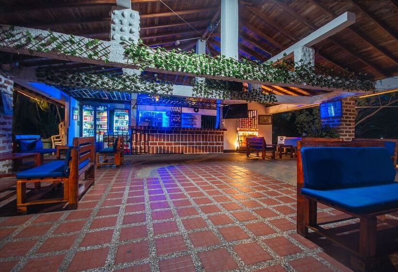 فندق Familia Casa Blanca