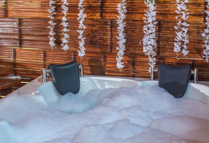 فندق Familia Casa Blanca