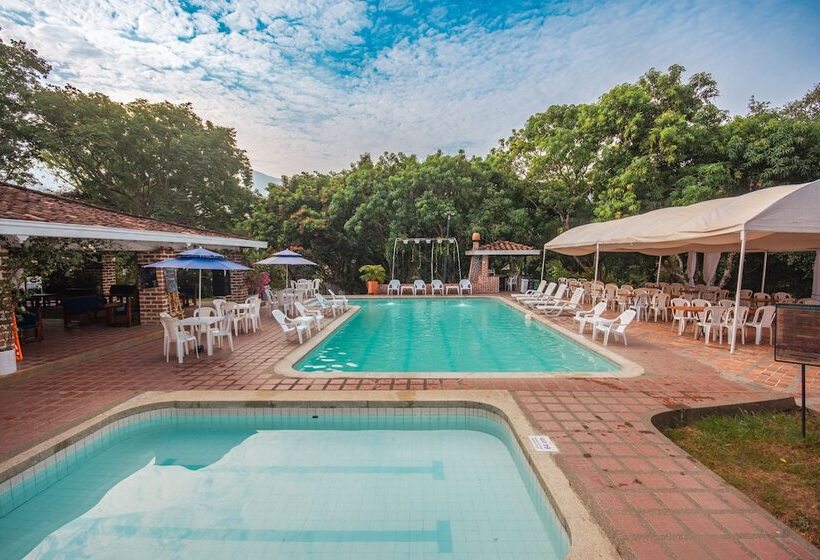 فندق Familia Casa Blanca