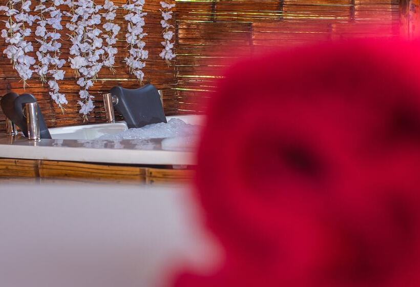 فندق Familia Casa Blanca