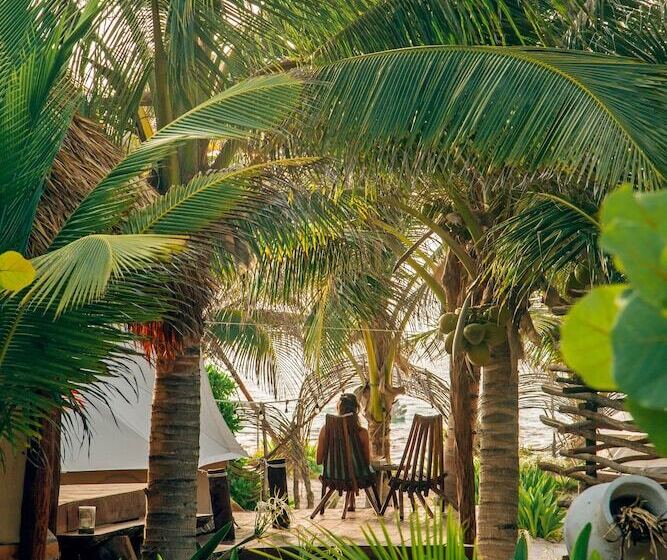 ホテル Glamp Ikal Tulum