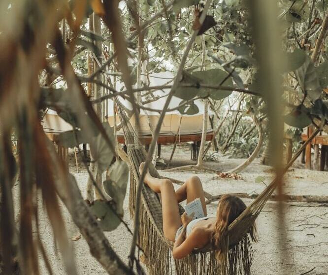 ホテル Glamp Ikal Tulum