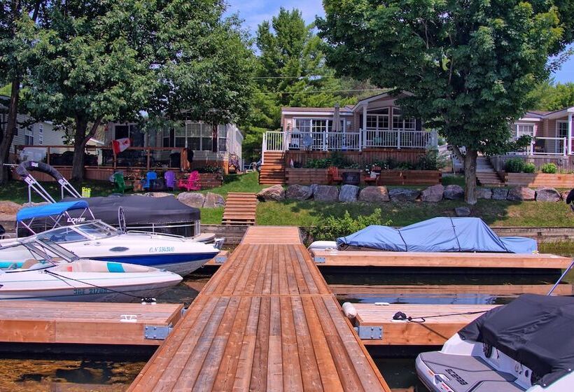 فندق Great Blue Resorts   Shamrock Bay Resort