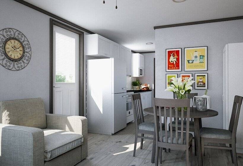 فندق Great Blue Resorts   Shamrock Bay Resort