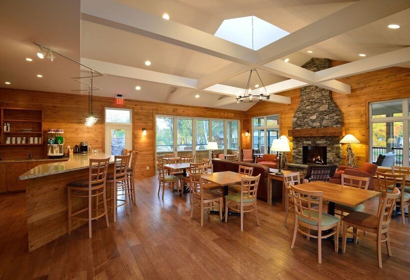 فندق Great Blue Resorts   Shamrock Bay Resort